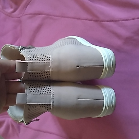 Women's Ccocci  wedge boots size 8.5 and light pink - Picture 4 of 10